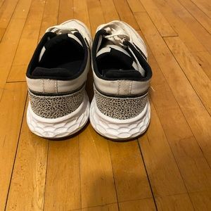 WOMEN'S NEW BALANCE X70 SNEAKERS